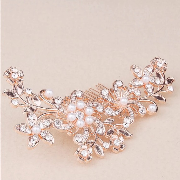 Accessories - 2/$25❤️Bridal Hair Crystal Rhinestone Pearls Hair Accessory Hair Comb Clip